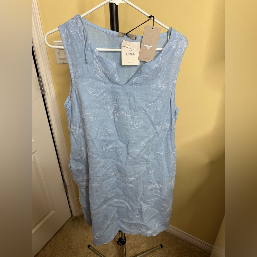 New with tags Luisa Perla baby blue embossed floral sheath linen dress size m